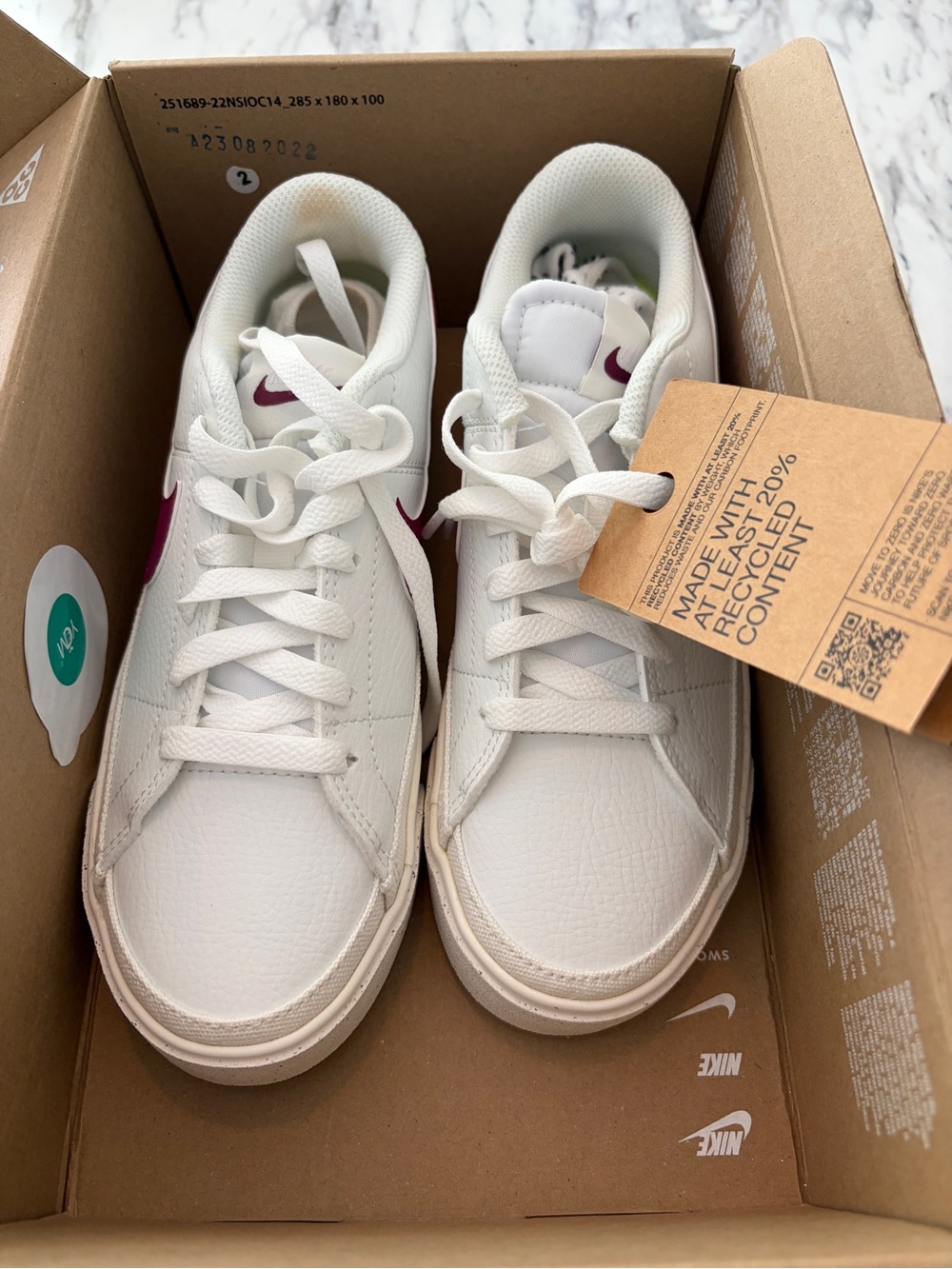 Nike White Pink Swoosh Low Top Sneakers New in Box
